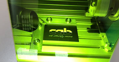 Video: cab XENO 1 Kompakt-Laserbeschrifter Typenschilder Video: cab XENO 1 Typenschilder